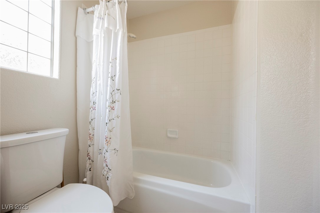 8233 Rocky Bluff Way