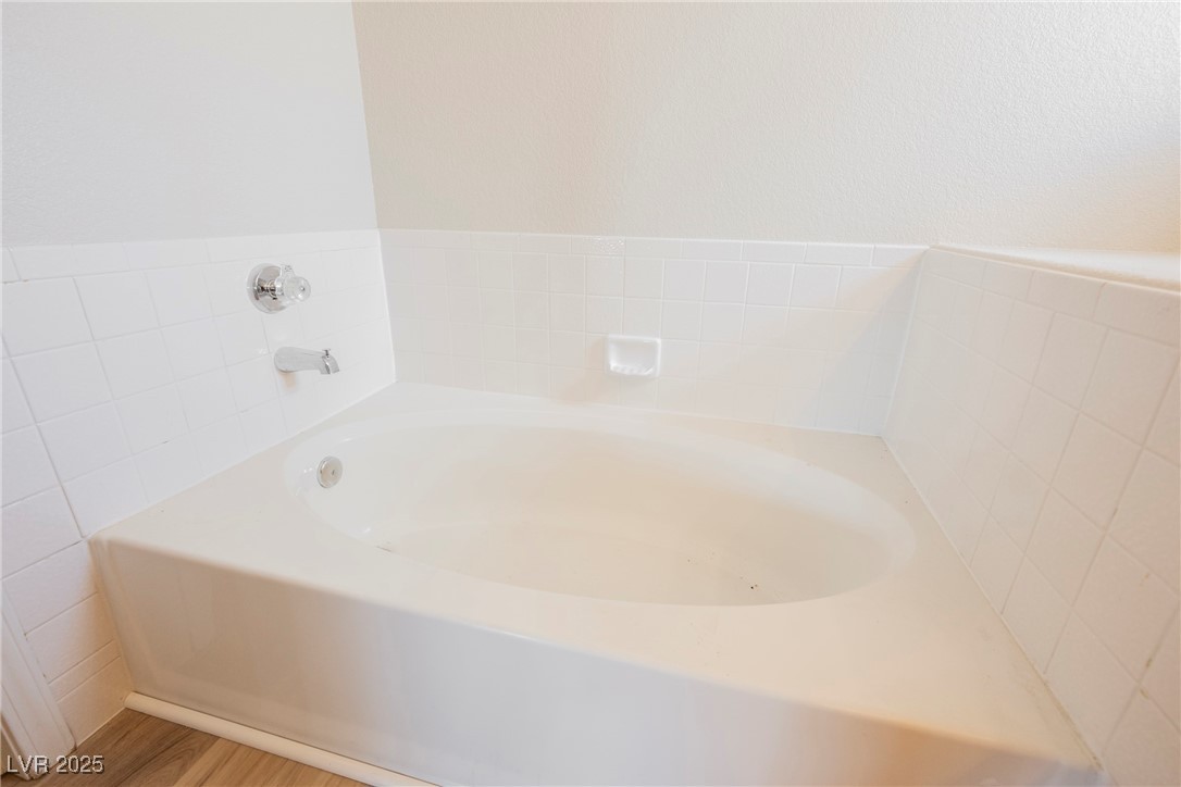 8233 Rocky Bluff Way