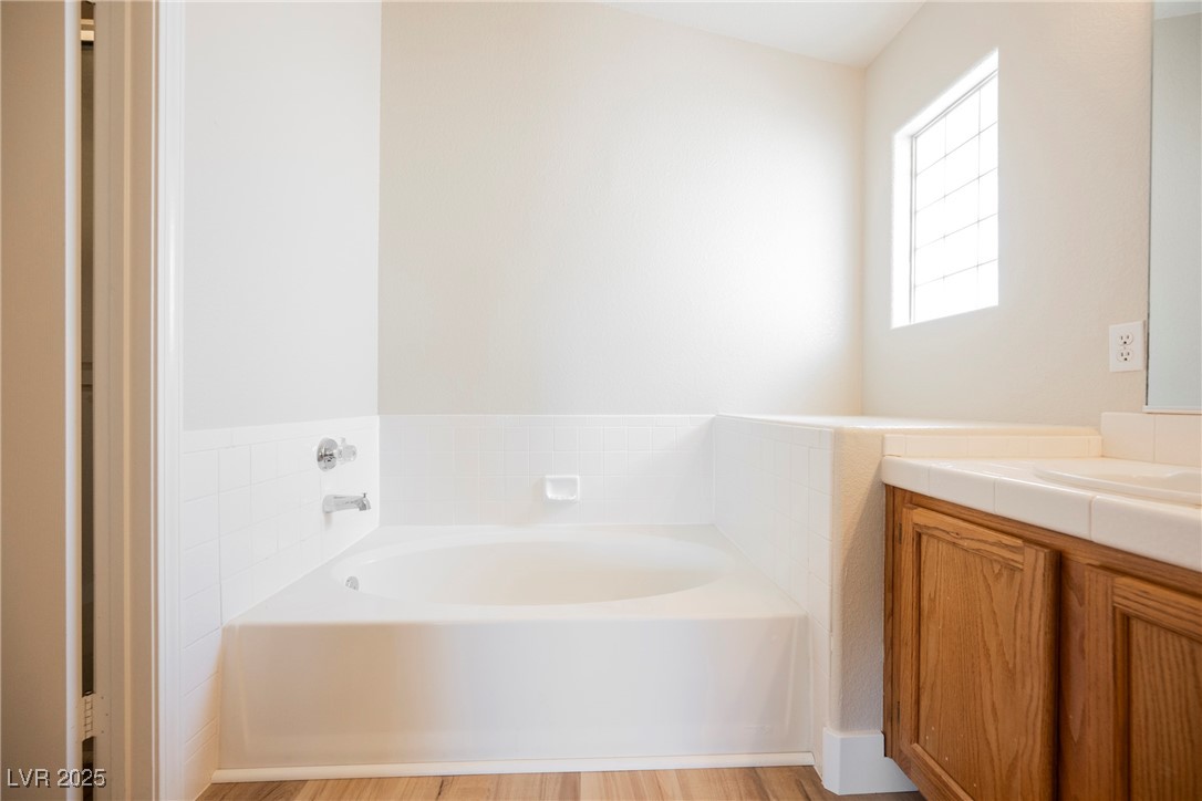 8233 Rocky Bluff Way