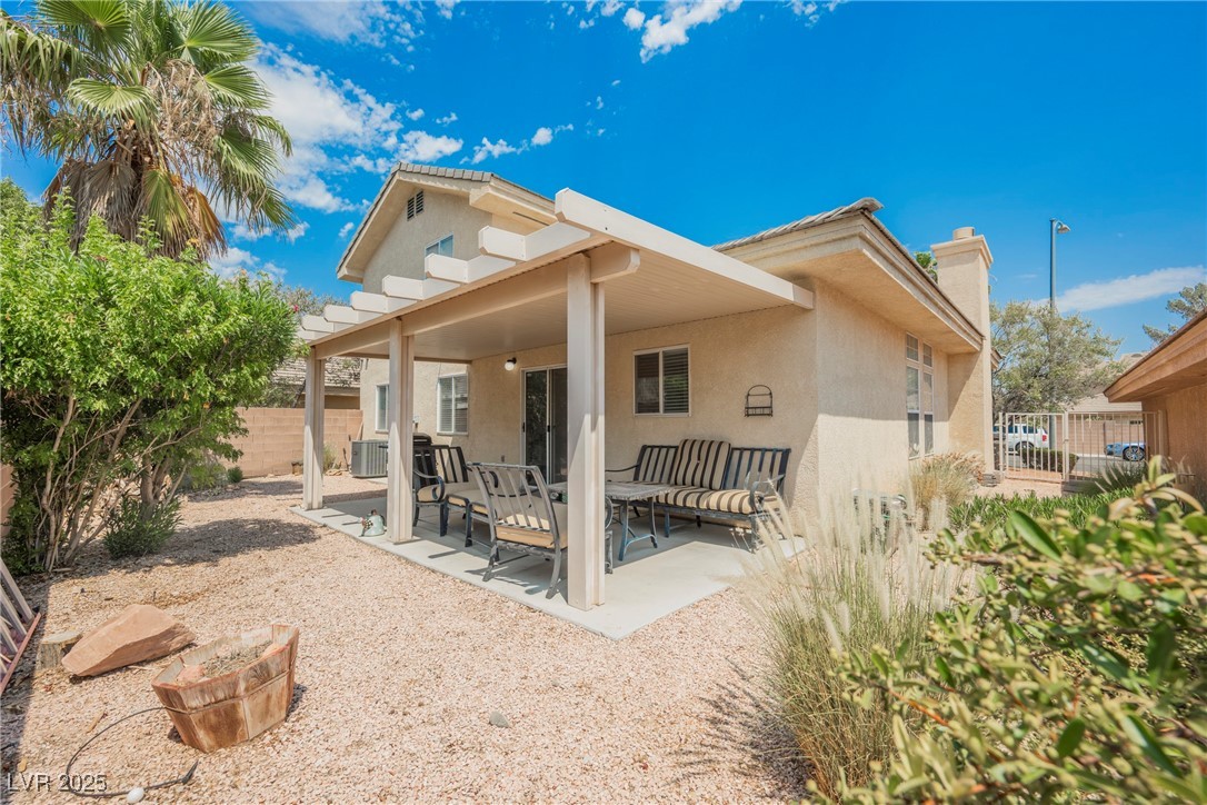 8233 Rocky Bluff Way