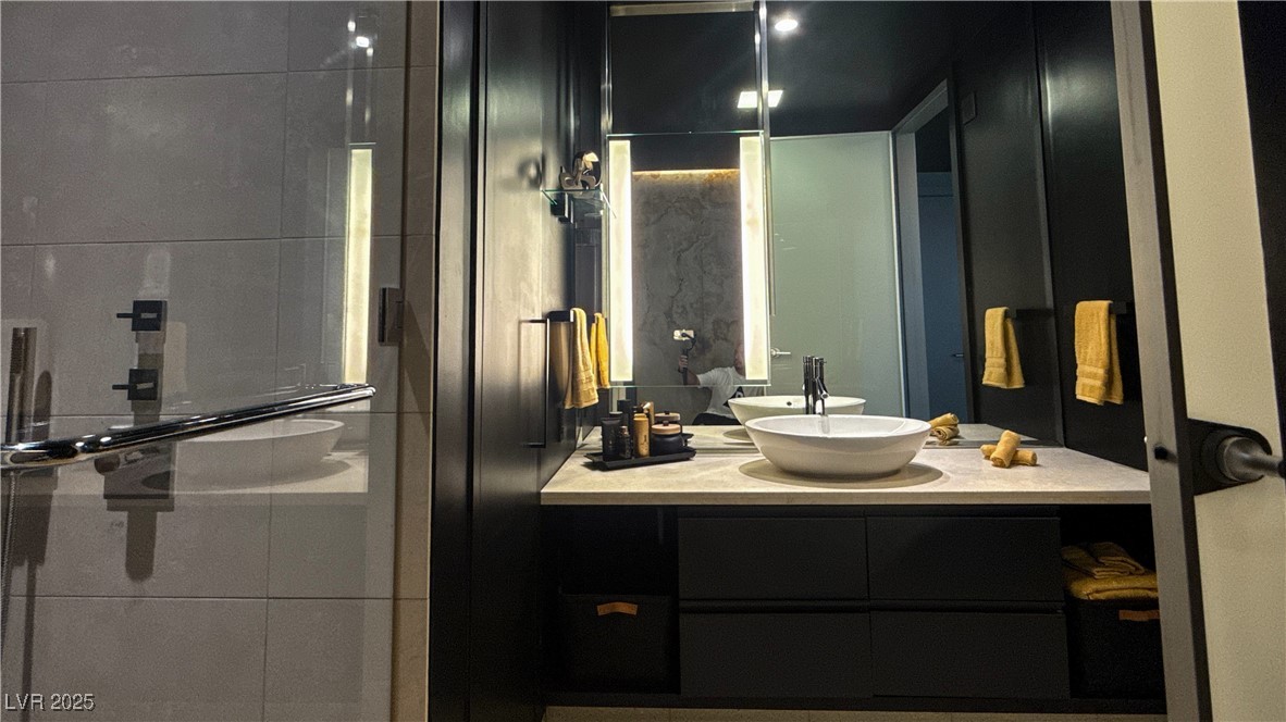 3726 Las Vegas Boulevard 809