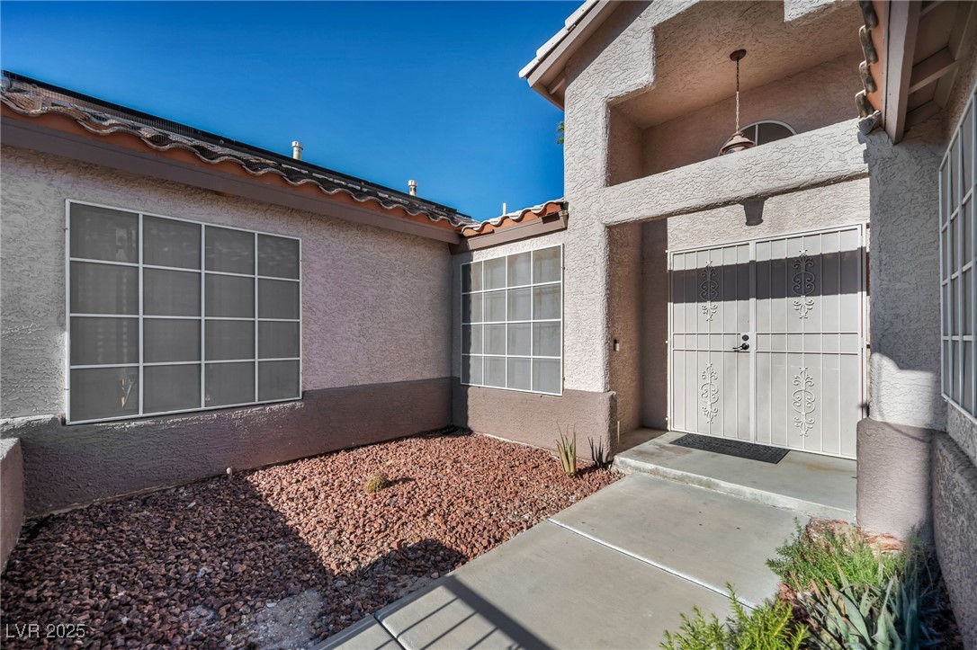 3757 North Torrey Pines Drive