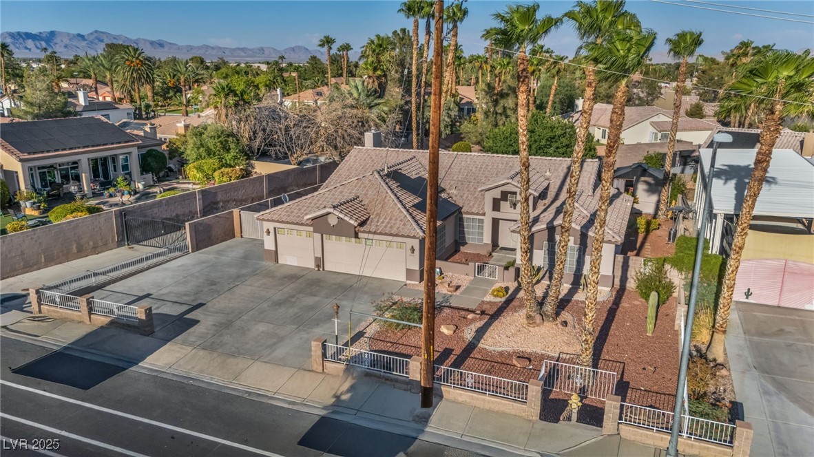 3757 North Torrey Pines Drive