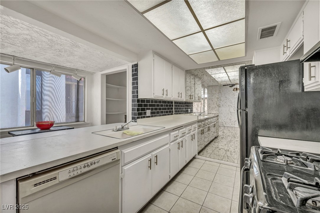 1420 Vegas Valley Drive 20