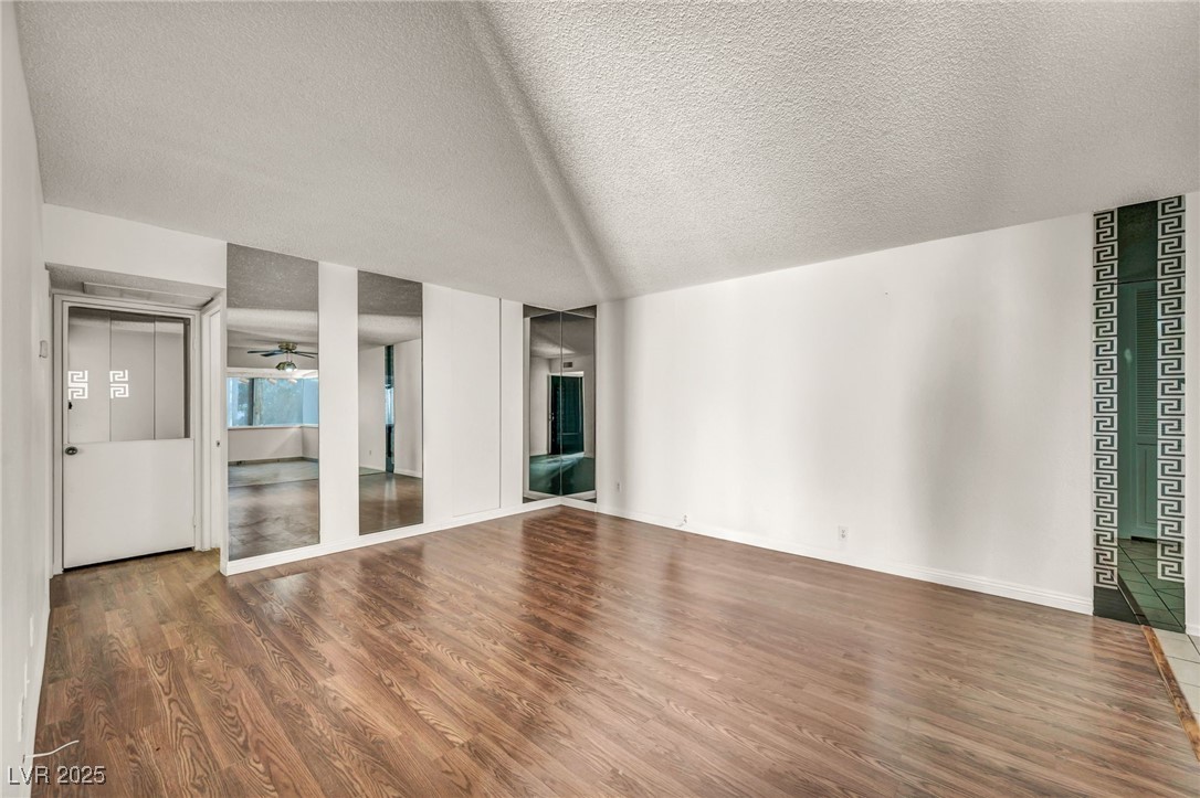 1420 Vegas Valley Drive 20