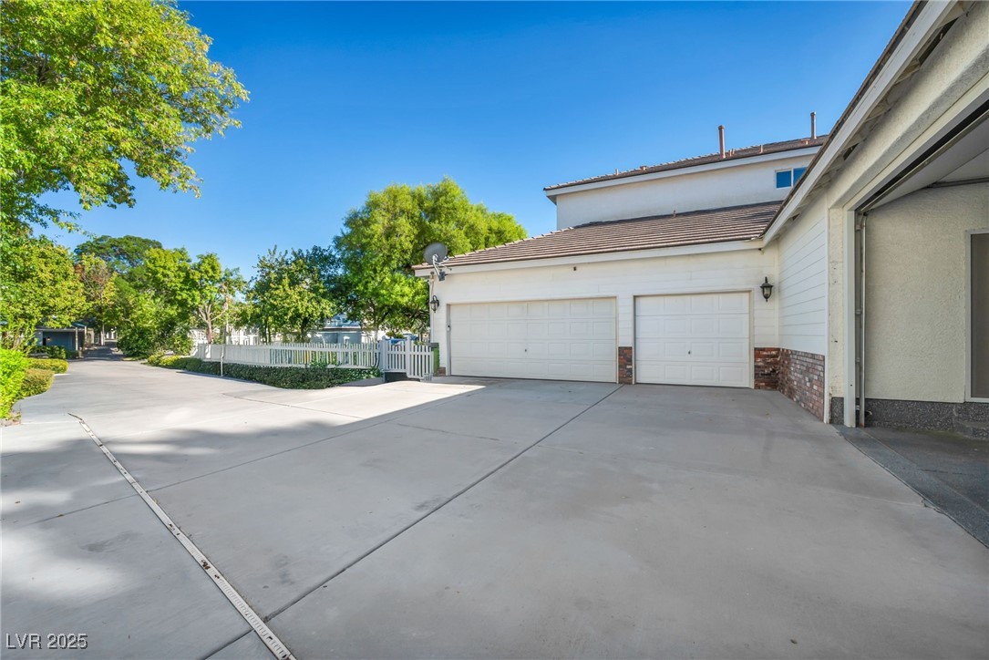 7464 Grassy Field Court