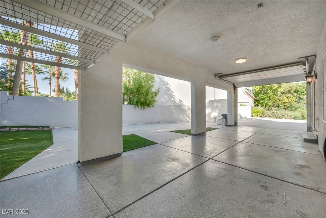 7464 Grassy Field Court