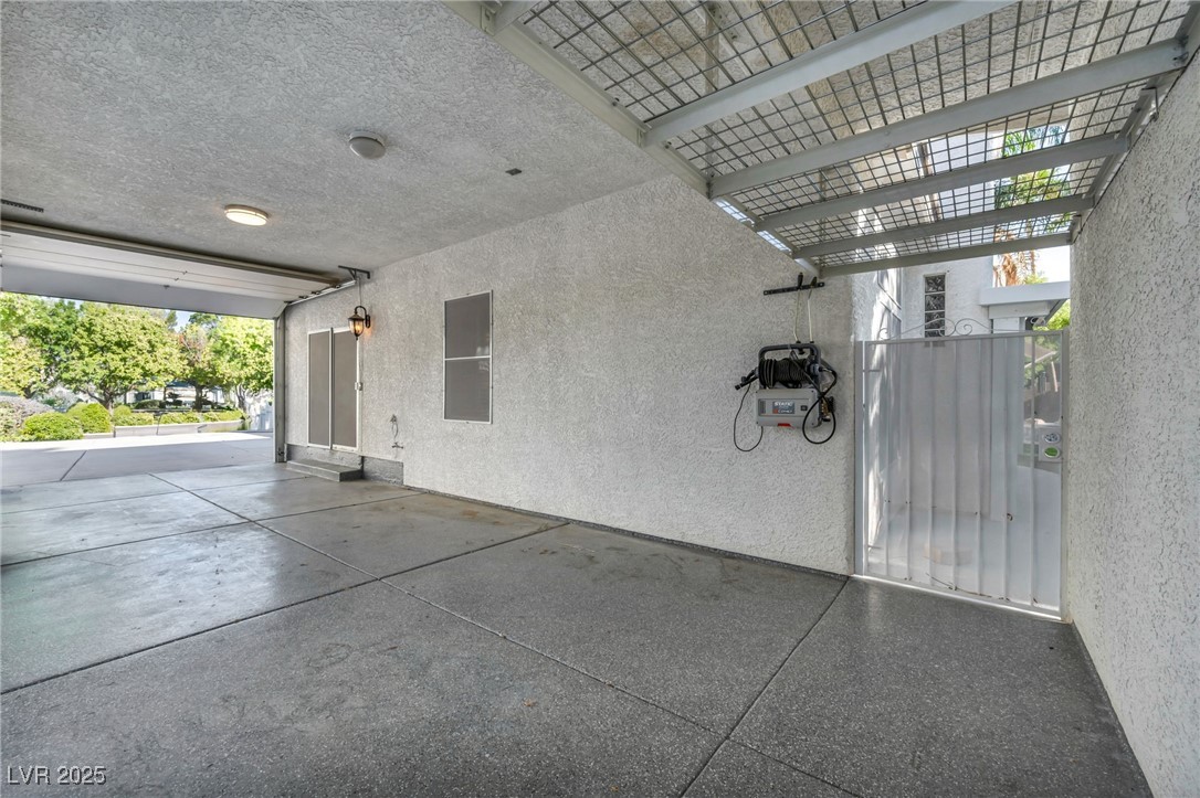 7464 Grassy Field Court