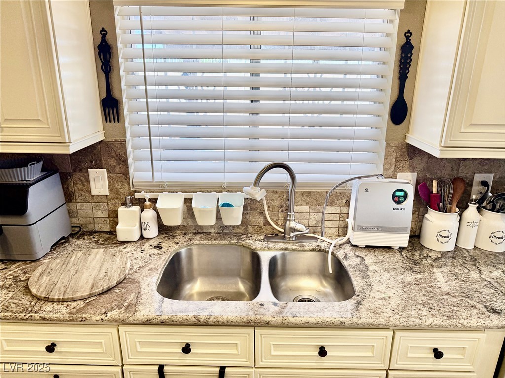 3352 Bridgeport Drive