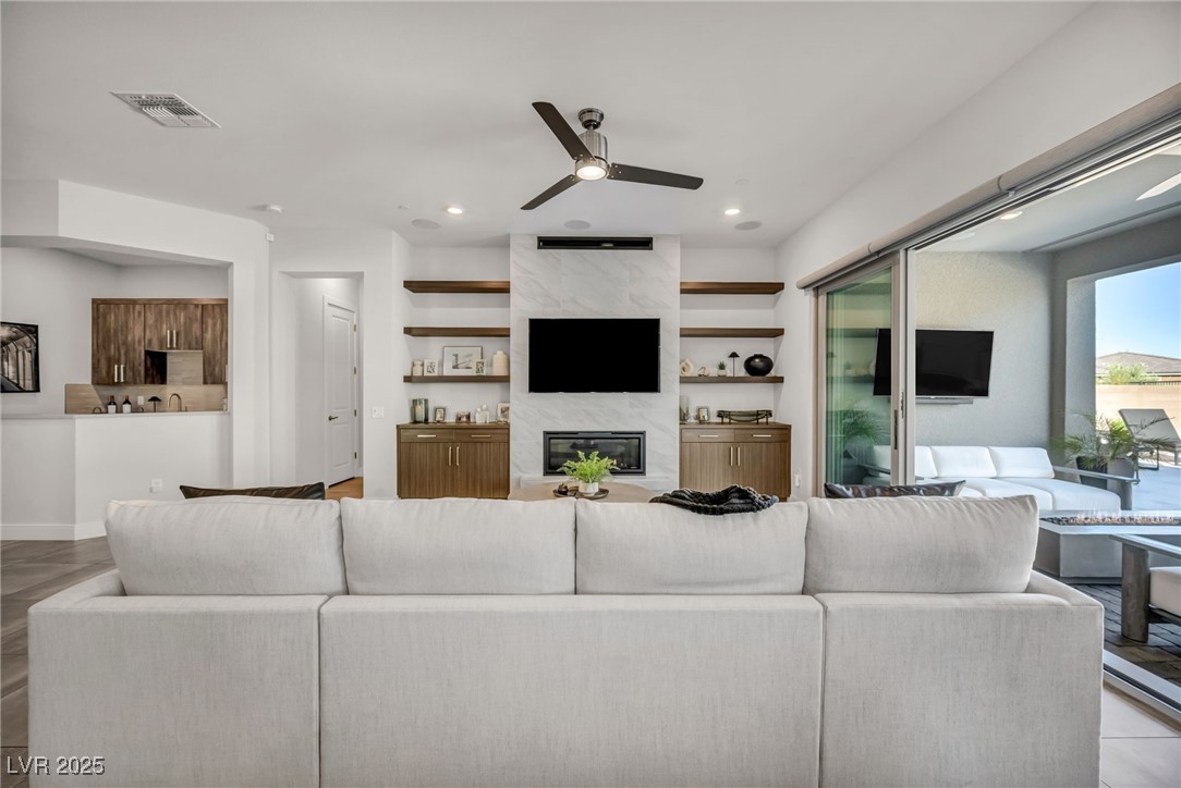 218 Springbough Lane