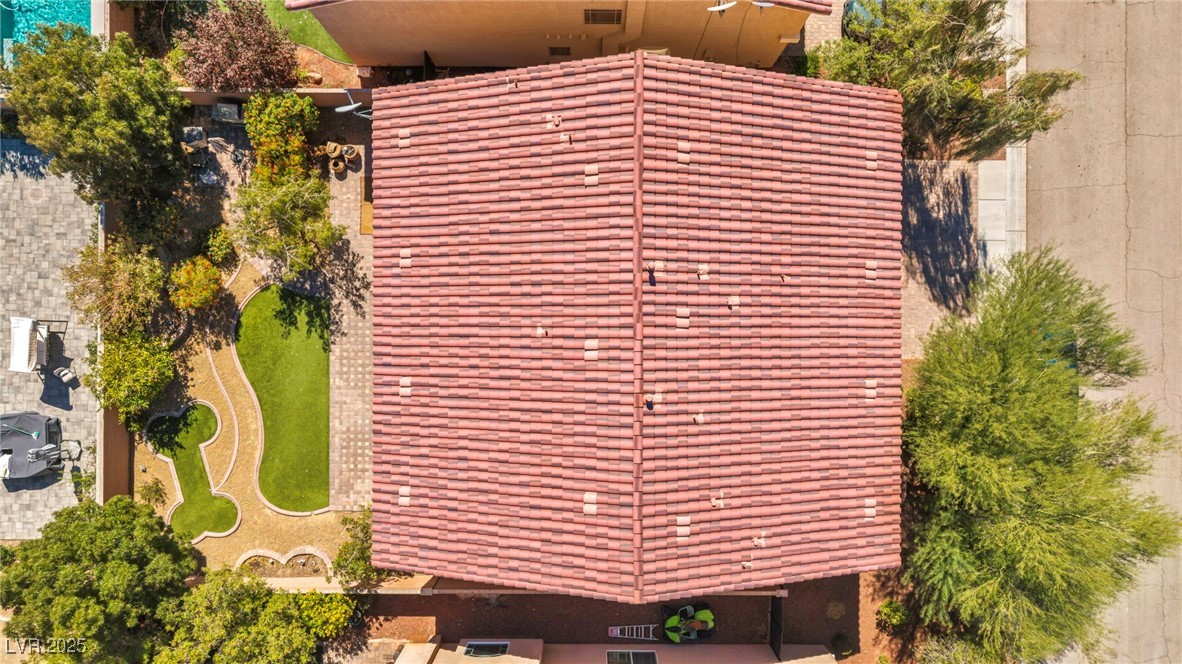 9670 Twin Rivers Court