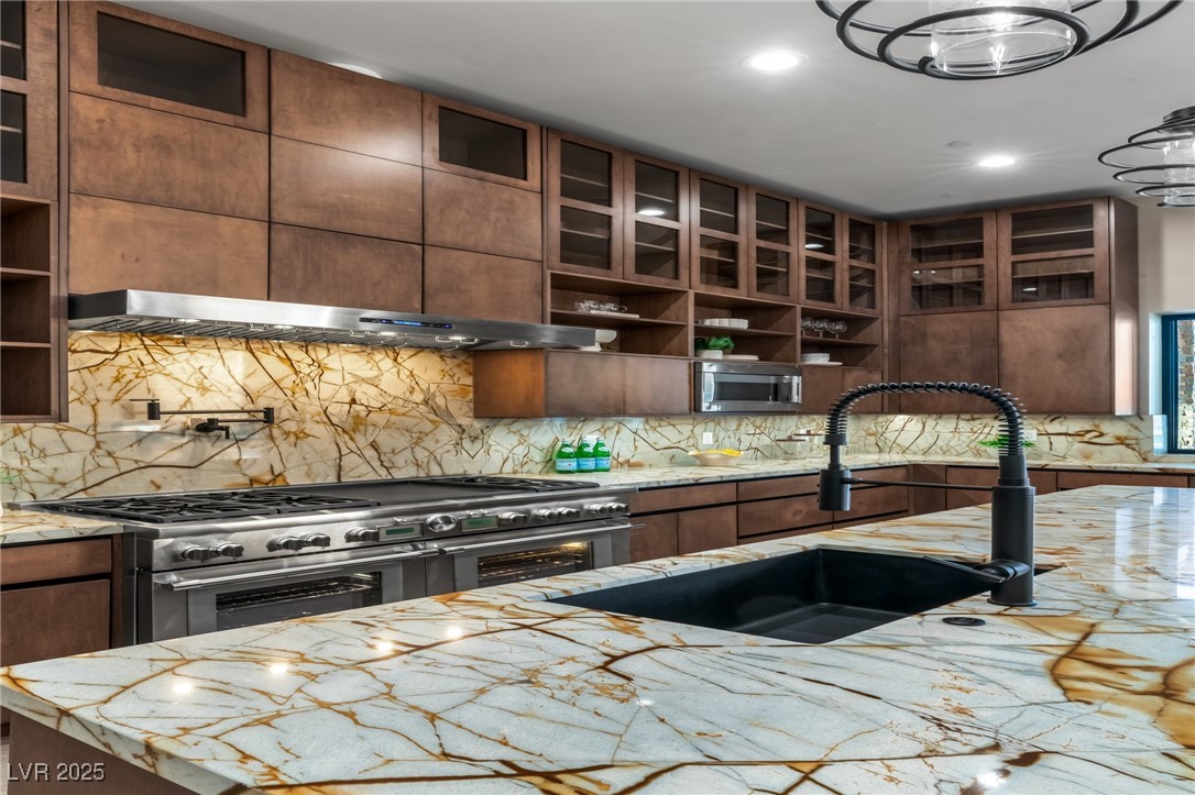9 Stonecutter Court
