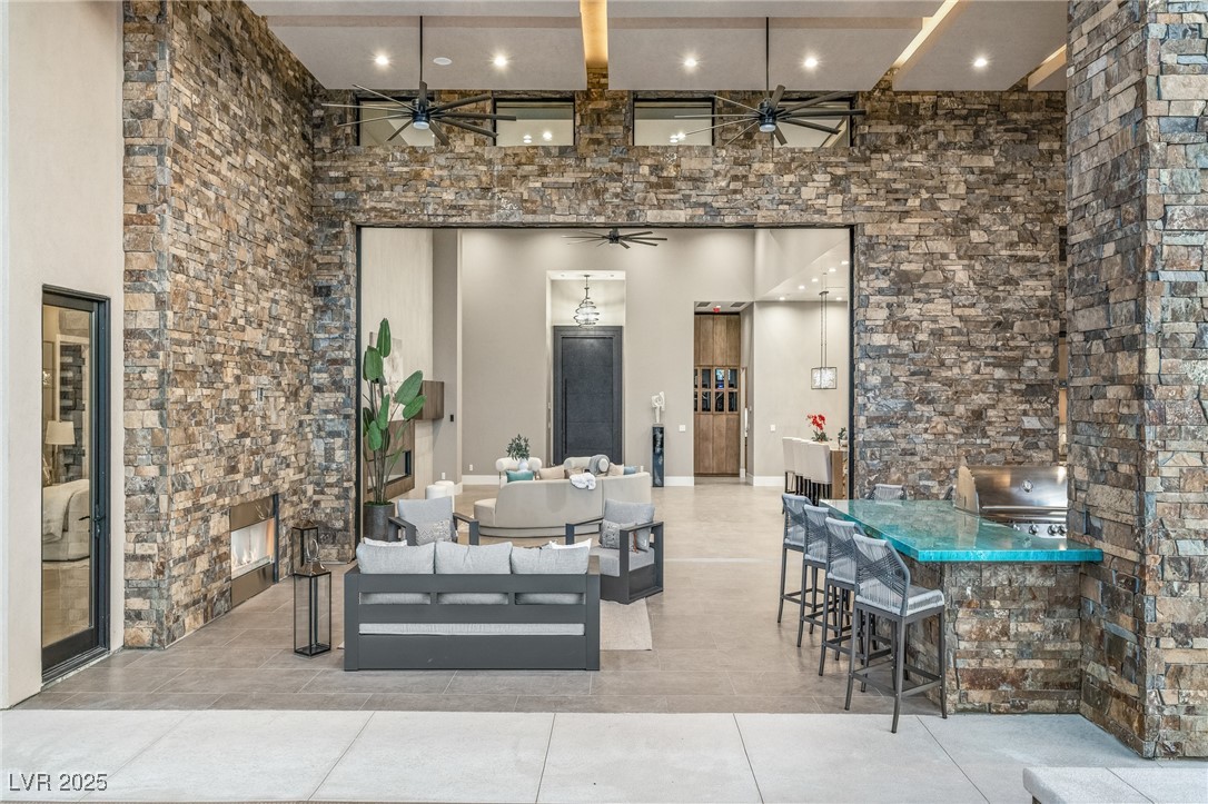 9 Stonecutter Court