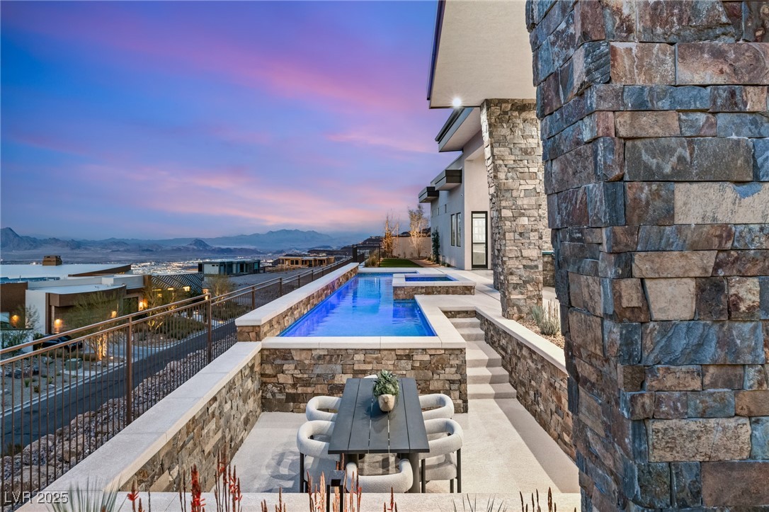 9 Stonecutter Court