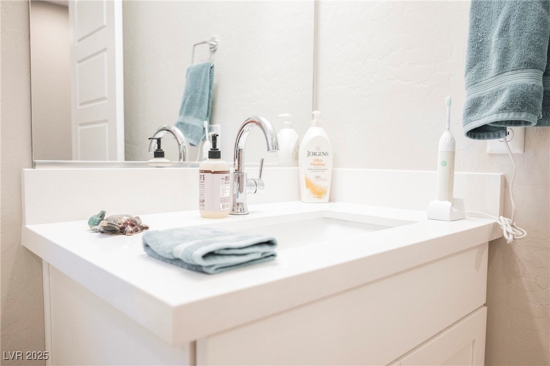 11676 Hamilton Lake Avenue