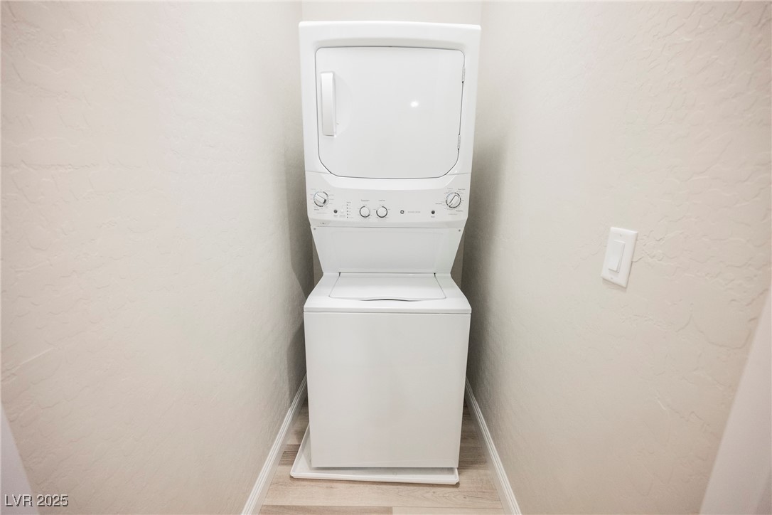 11676 Hamilton Lake Avenue