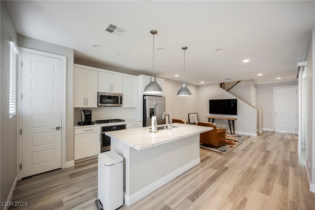 11676 Hamilton Lake Avenue