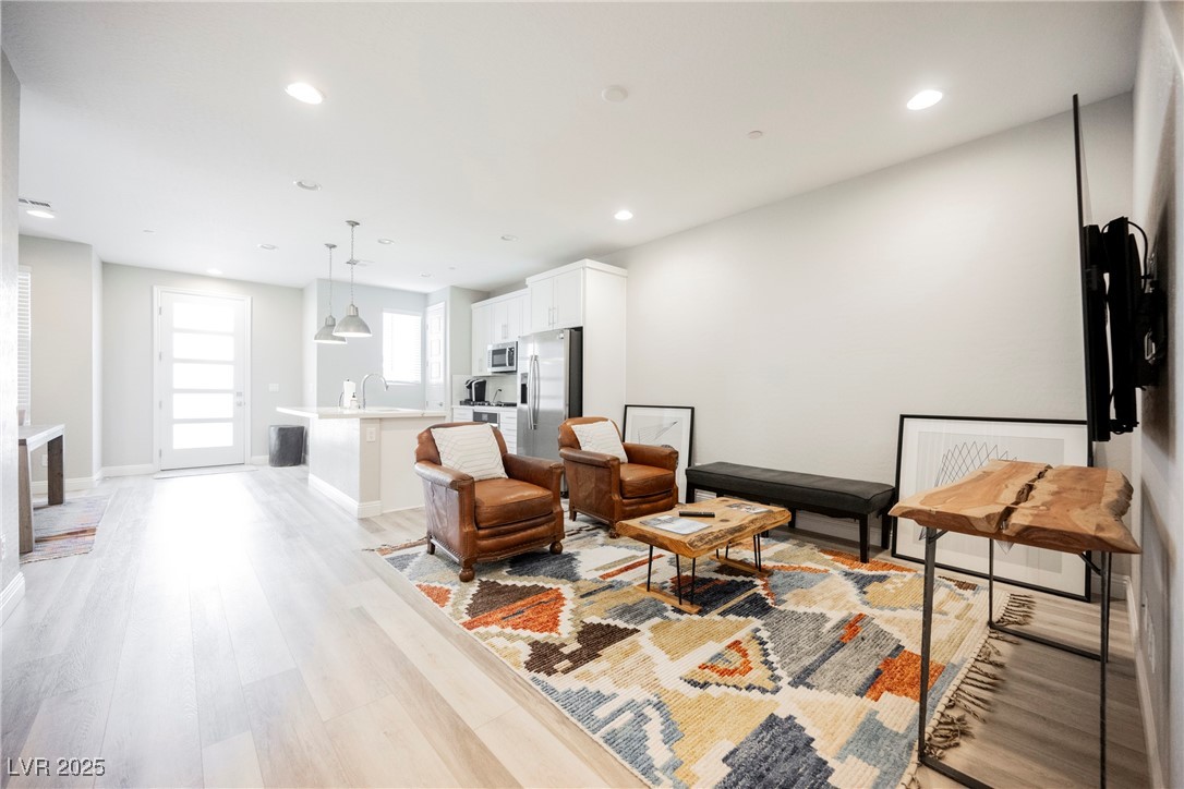 11676 Hamilton Lake Avenue