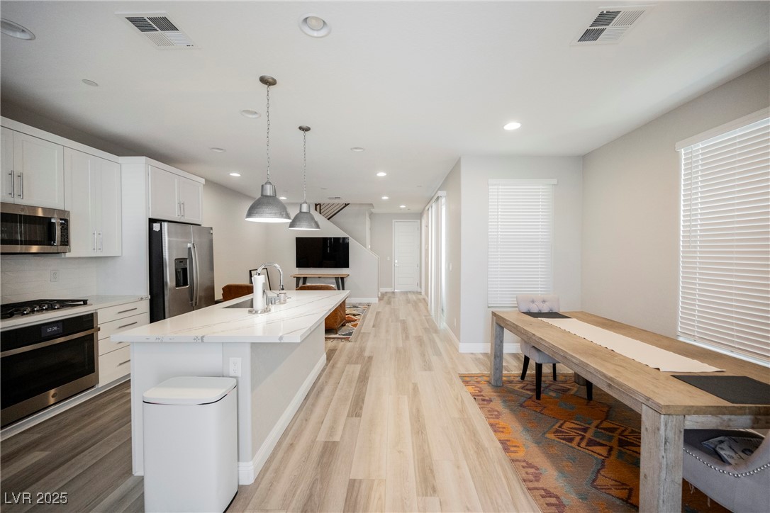 11676 Hamilton Lake Avenue