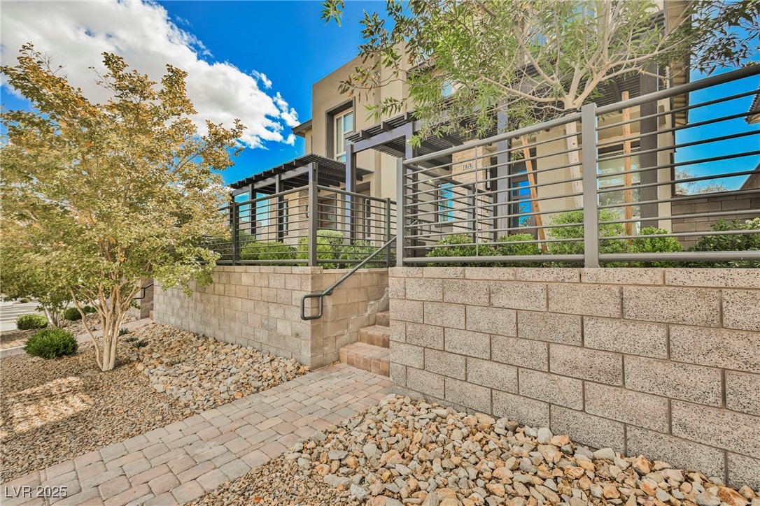 11676 Hamilton Lake Avenue