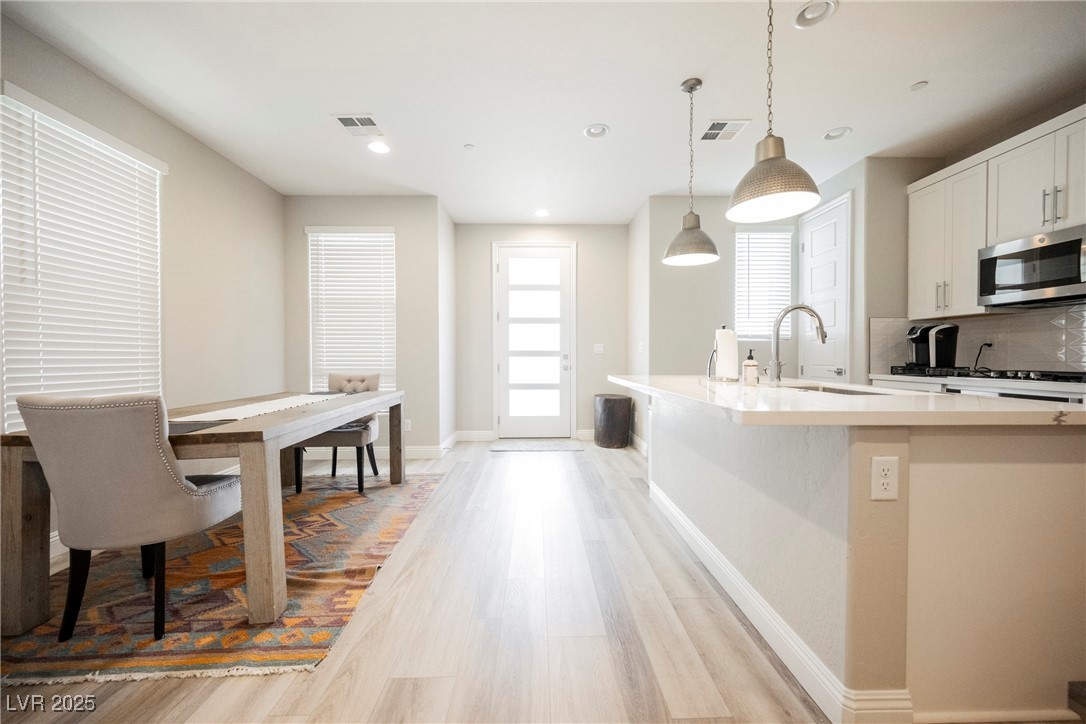 11676 Hamilton Lake Avenue