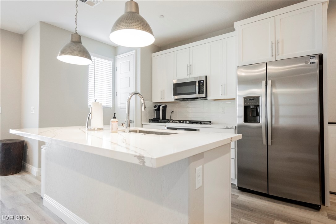 11676 Hamilton Lake Avenue