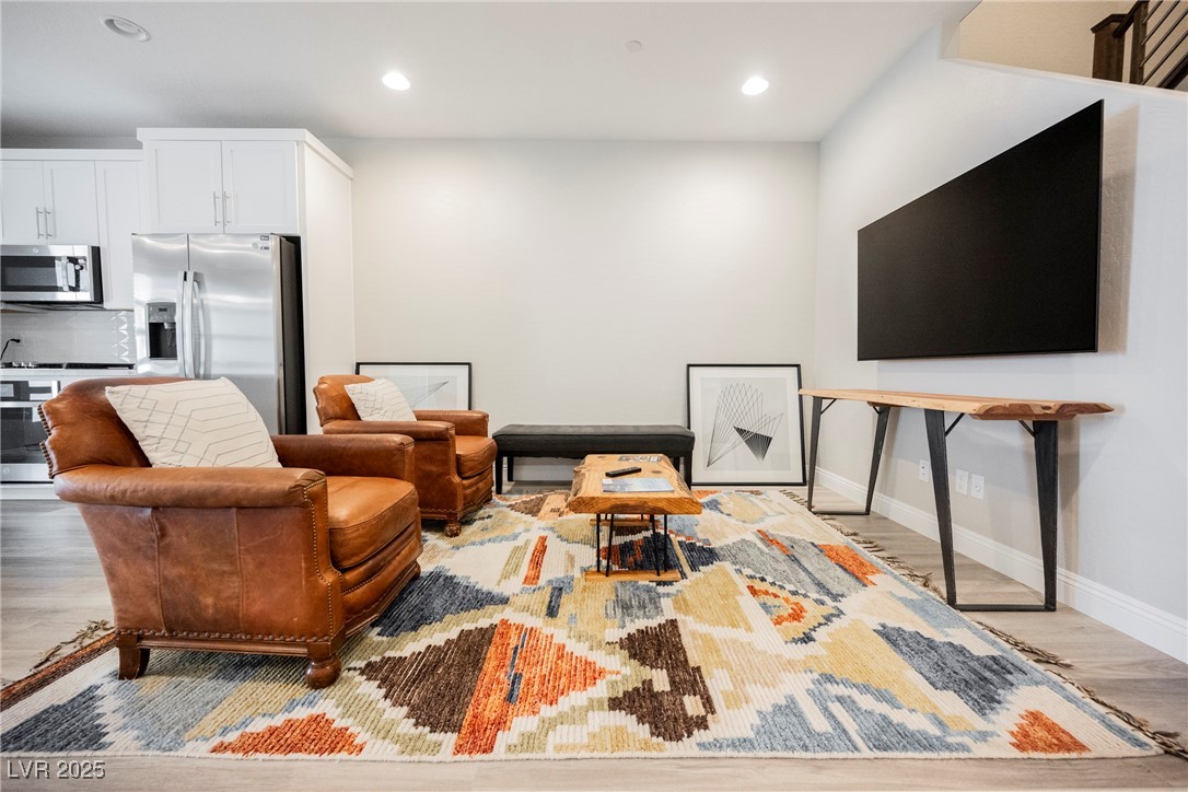 11676 Hamilton Lake Avenue