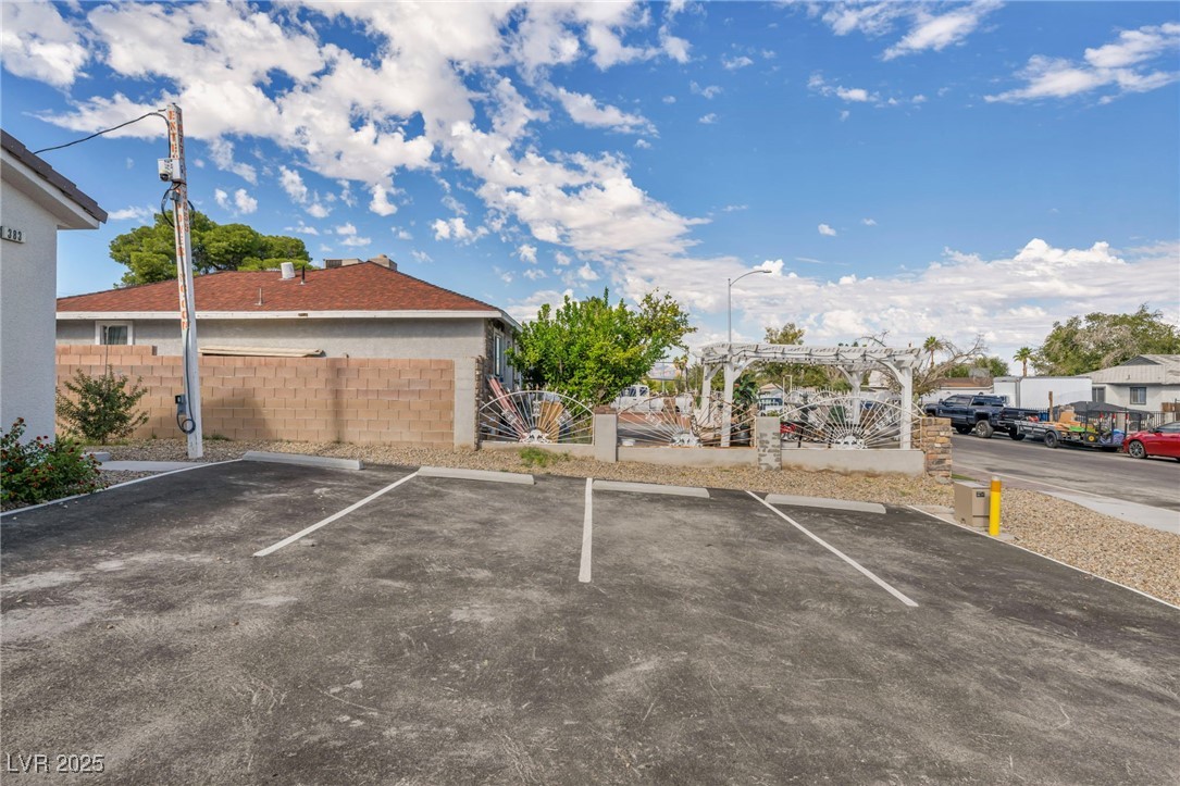 383 North 16th Street