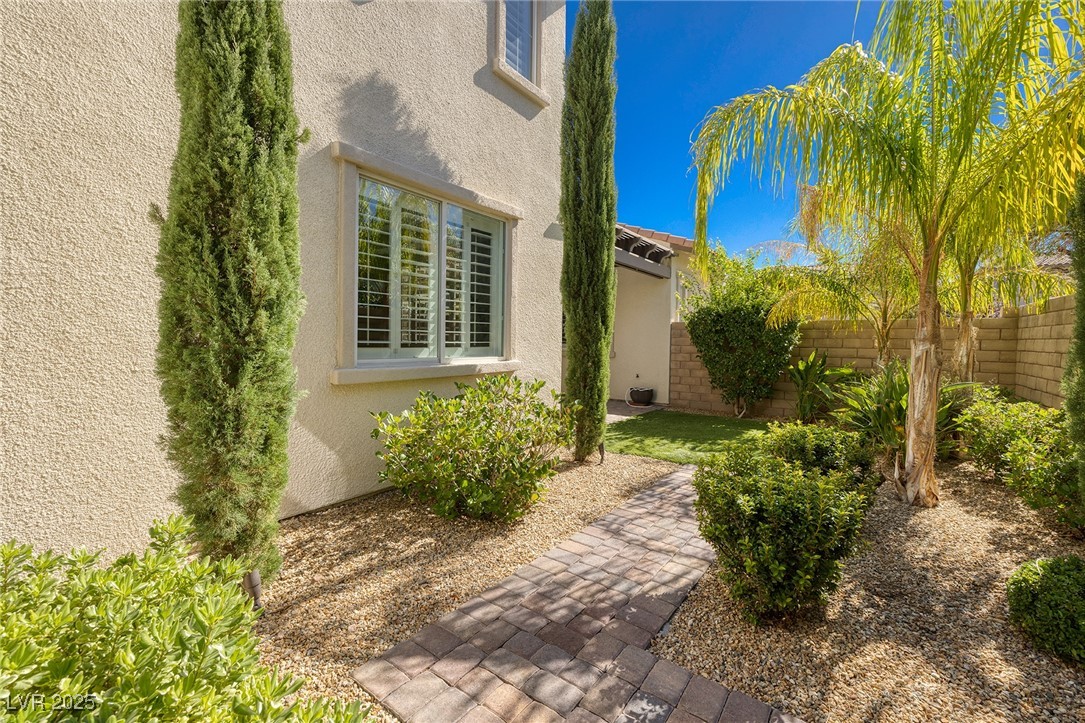 12132 Vista Linda Avenue