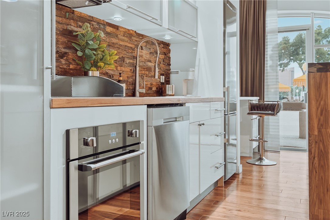 3111 Bel Air Drive 202