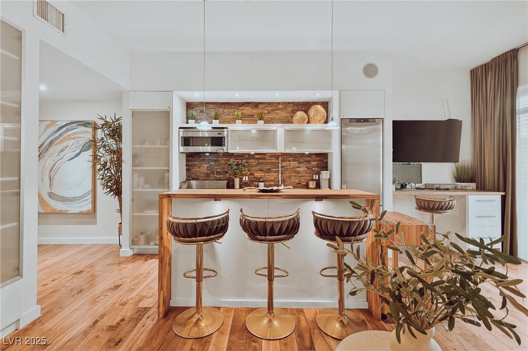 3111 Bel Air Drive 202