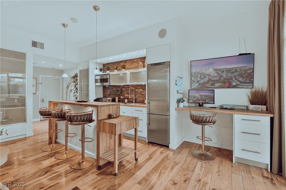 3111 Bel Air Drive 202