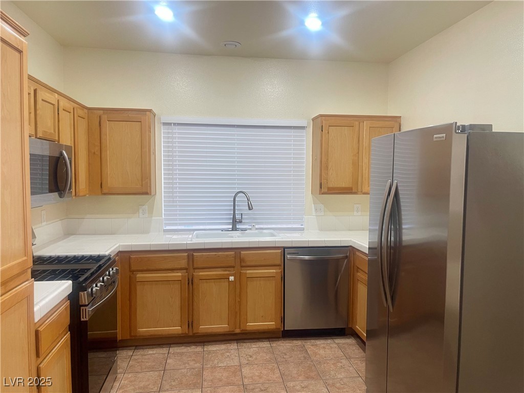 9909 Camino Loma Verde Avenue