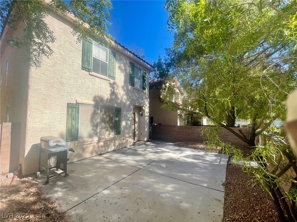 9909 Camino Loma Verde Avenue