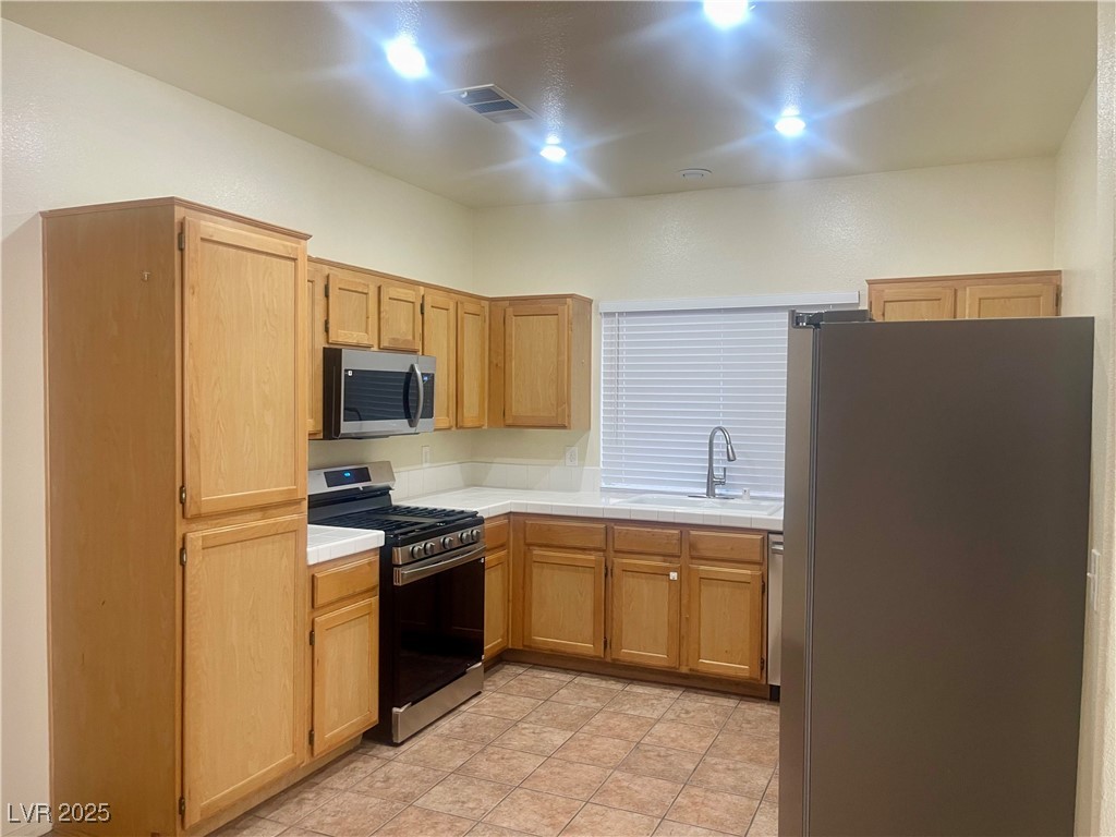 9909 Camino Loma Verde Avenue