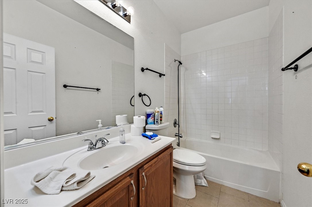 6197 Glimmering Light Avenue