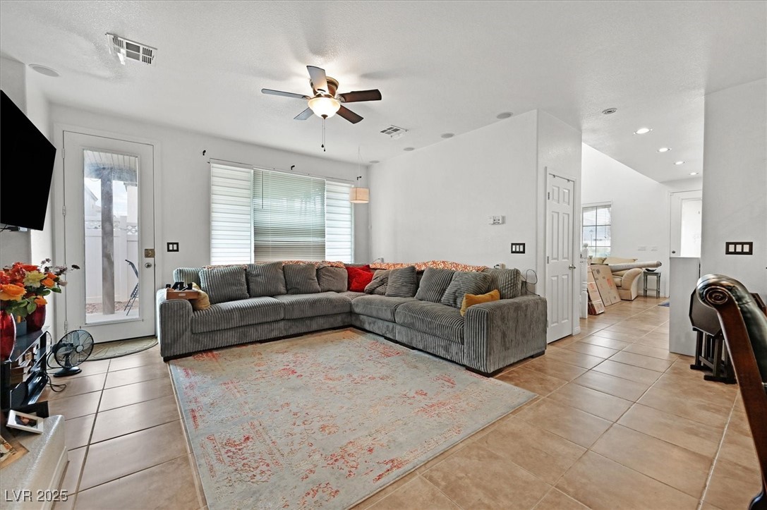 6197 Glimmering Light Avenue