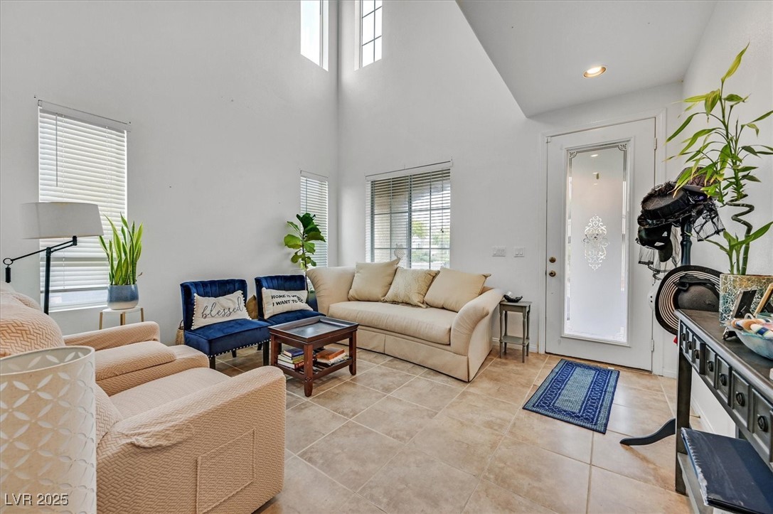 6197 Glimmering Light Avenue