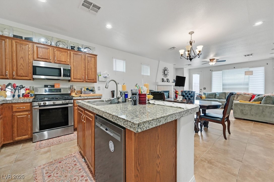 6197 Glimmering Light Avenue