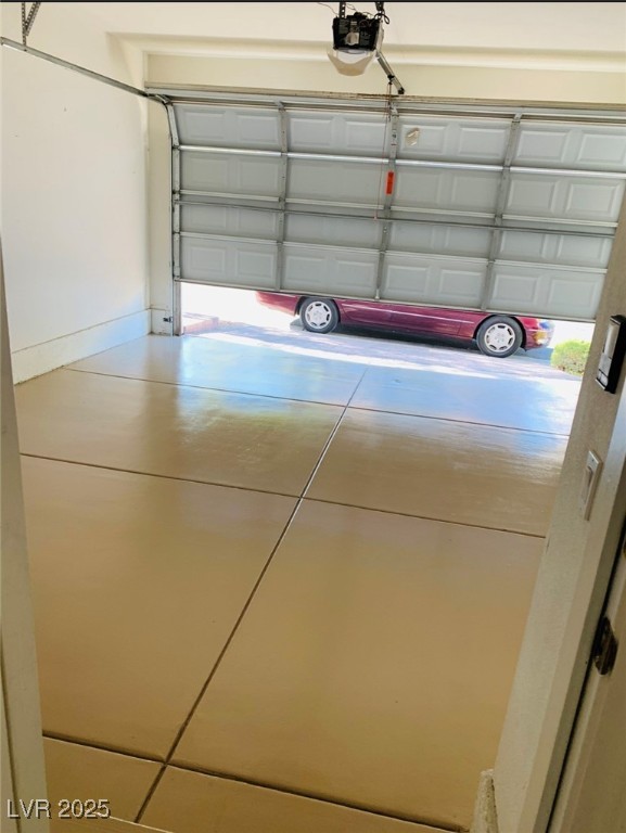 6197 Glimmering Light Avenue