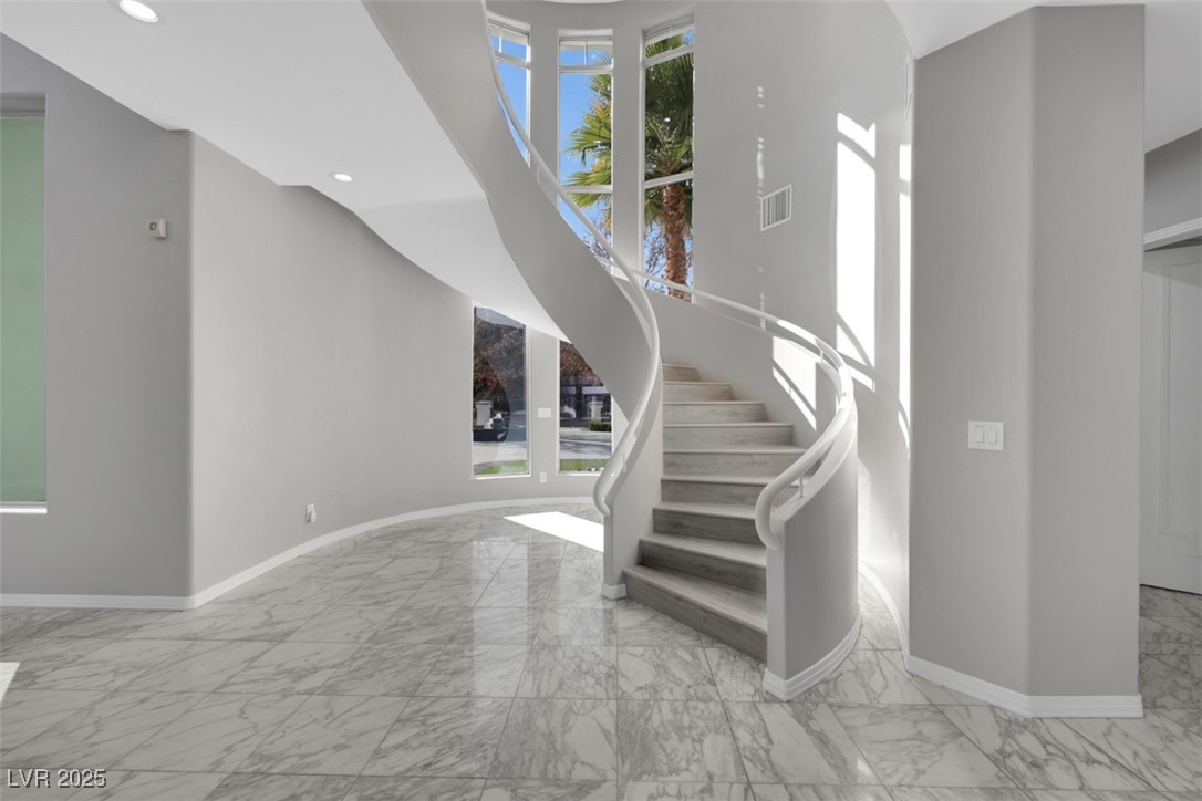 3860 Hildebrand Lane