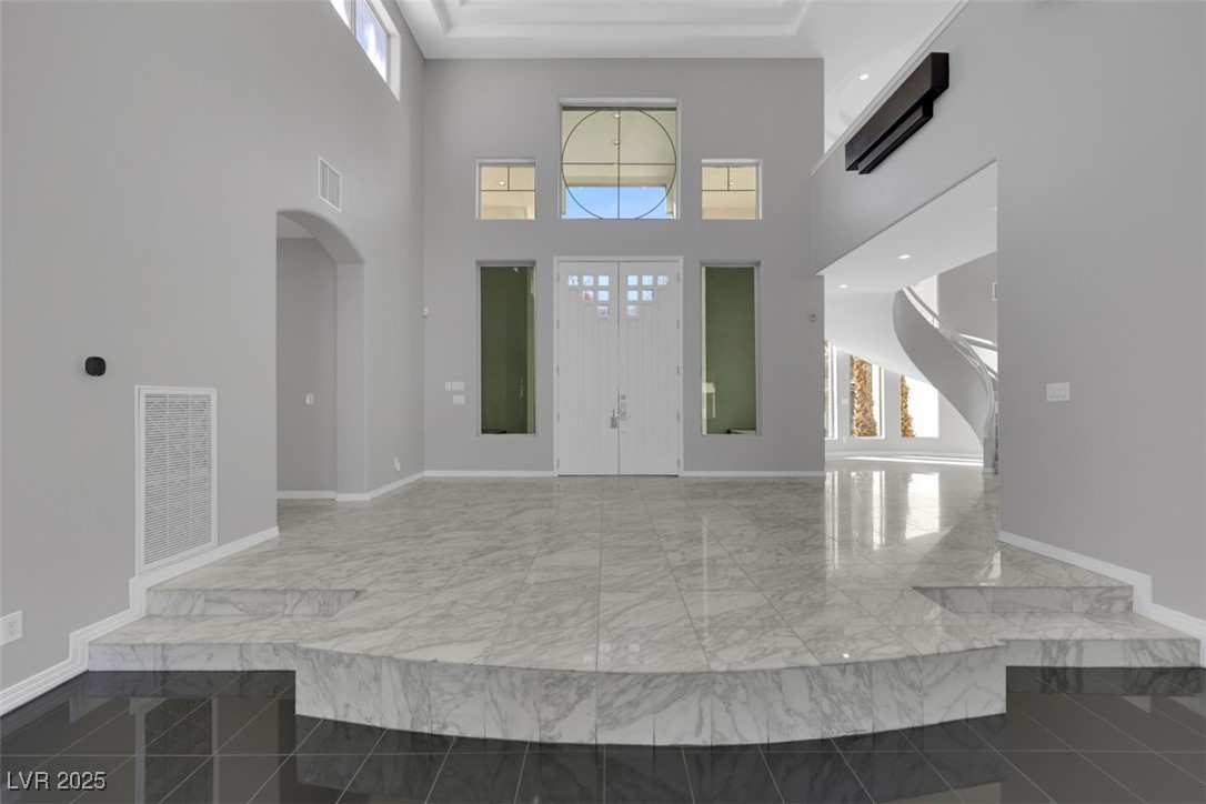 3860 Hildebrand Lane