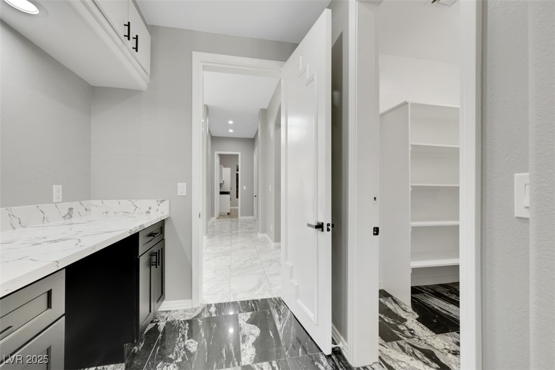 3860 Hildebrand Lane