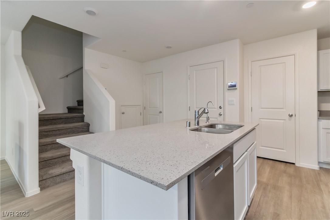 6156 Lily Garden Street