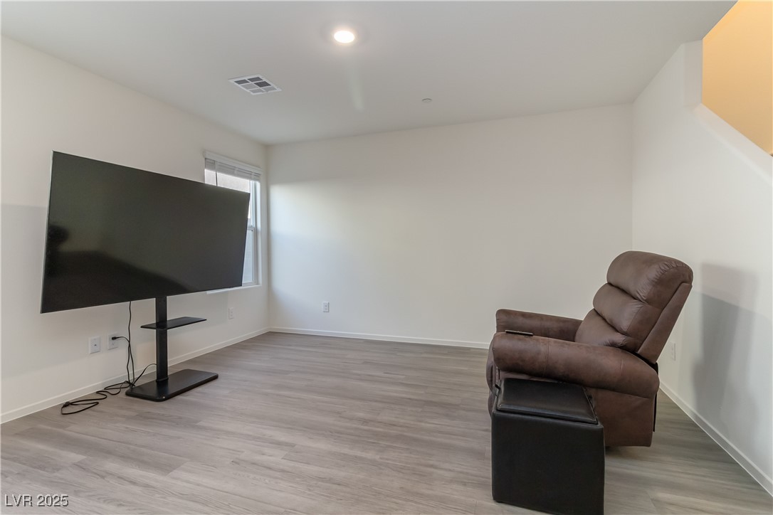 6156 Lily Garden Street