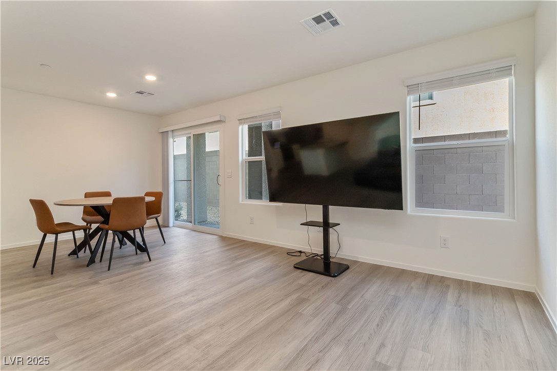 6156 Lily Garden Street