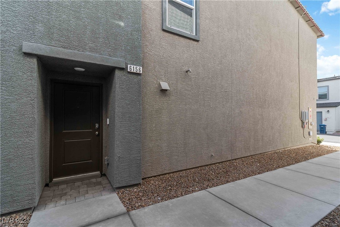 6156 Lily Garden Street