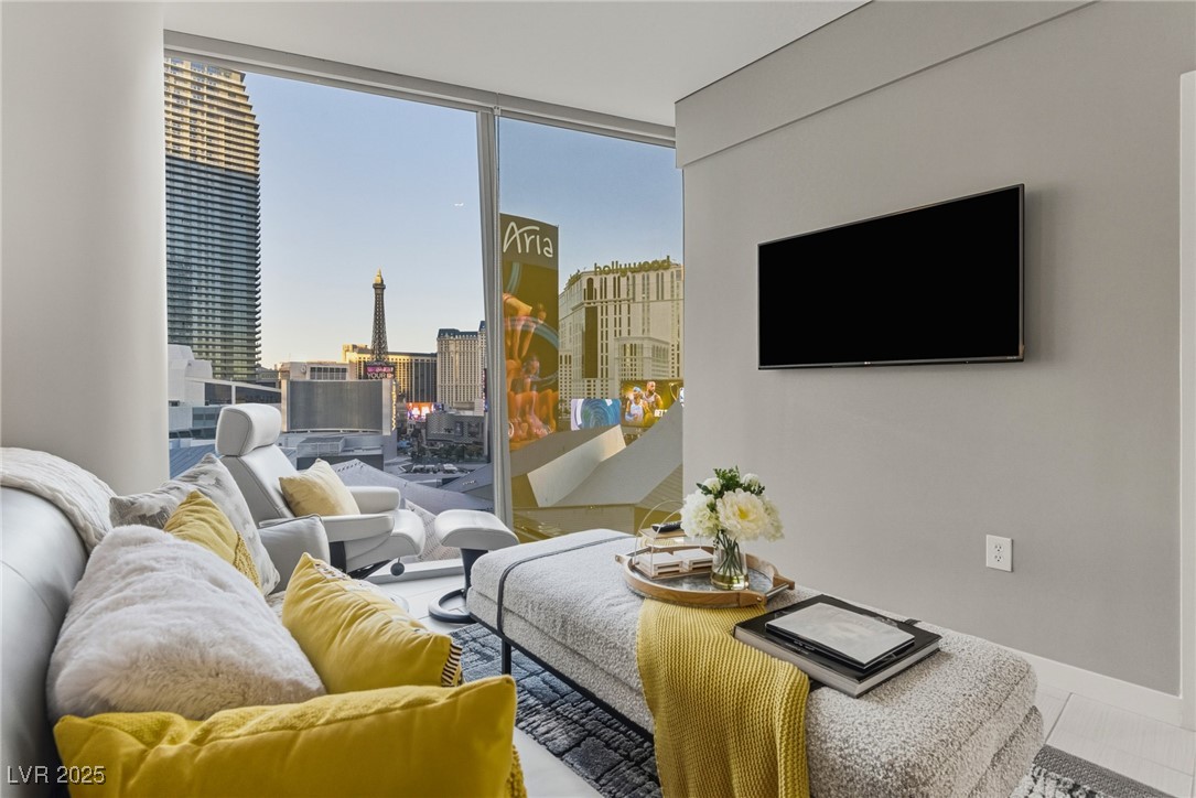 3722 Las Vegas Boulevard 706