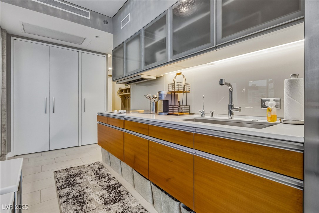 3722 Las Vegas Boulevard 706