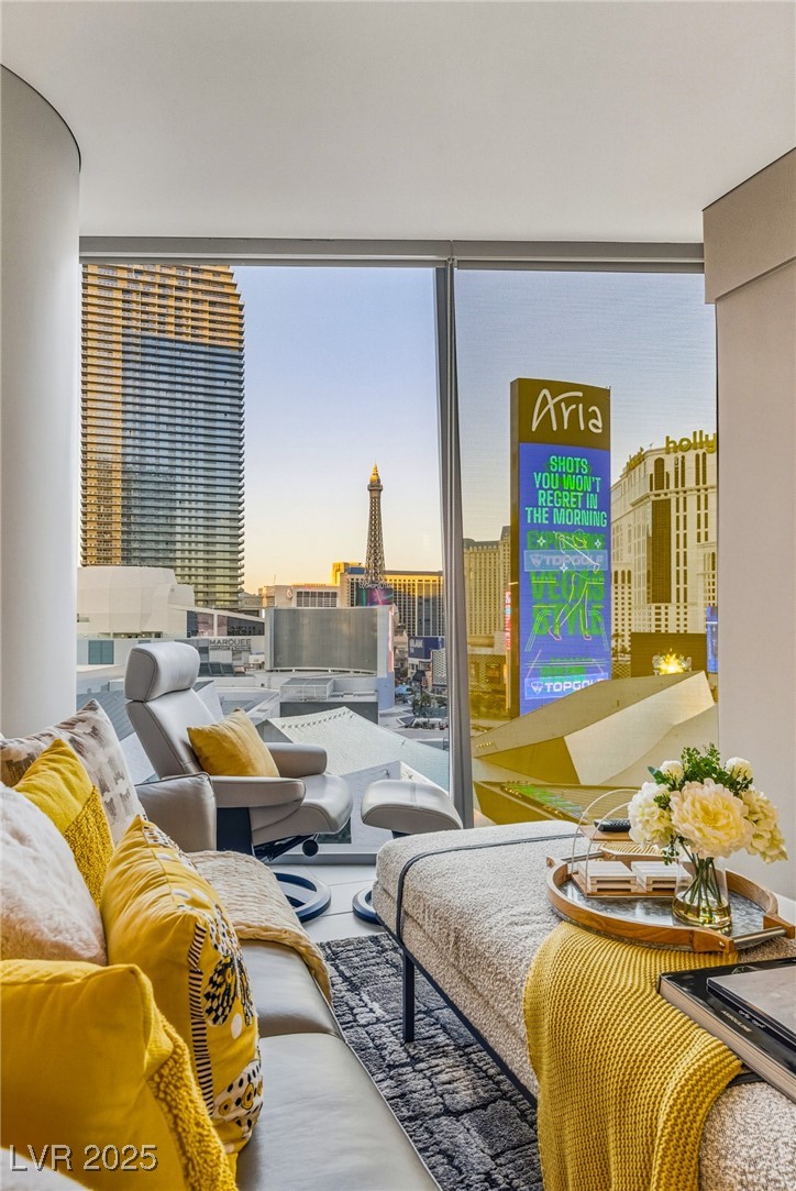 3722 Las Vegas Boulevard 706